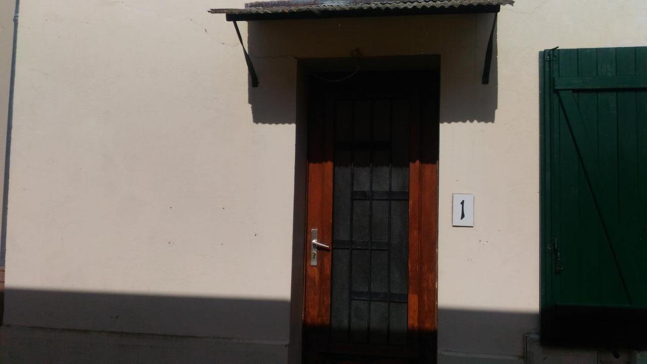Maison En Location Fresnes Sur Marne Exterior foto